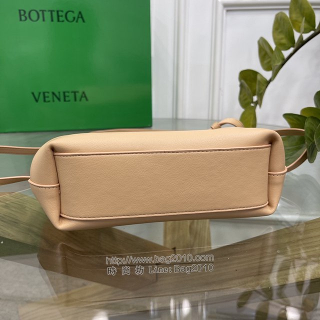 Bottega veneta高端女包 98088 寶緹嘉THE TRIANGLE BV專櫃新款杏仁色三角形五金手提女包  gxz1131